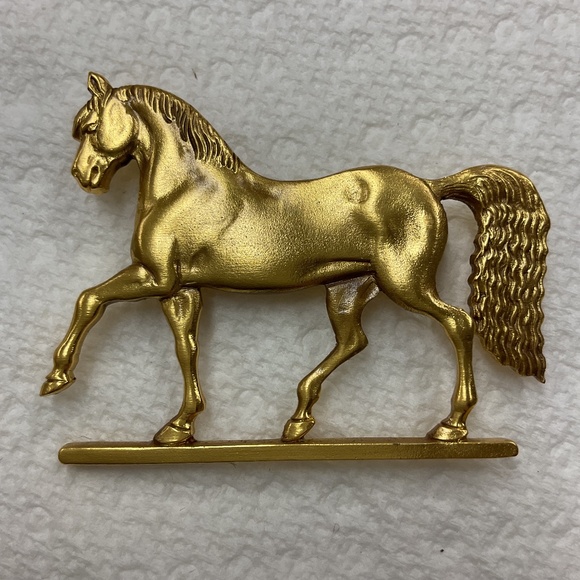 Museum of Fine Arts Horse pin - Picture 1 of 3